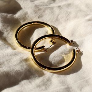 AMALFI TUBE HOOPS- GOLD